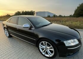 Ауди С8, объемом двигателя 5.2 л и пробегом 175 тыс. км за 17063 $, фото 6 на Automoto.ua