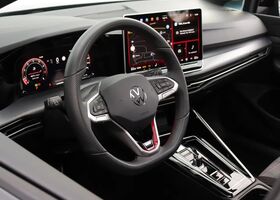 Фольксваген Гольф ГТІ 2025 у Європі на Automoto.ua Сірий Фольксваген Гольф ГТІ, об'ємом двигуна 1.98 л та пробігом 24 тис. км за 60431 $, фото 7 на Automoto.ua