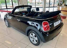 Черный Мини One Cabrio, объемом двигателя 1.5 л и пробегом 37 тыс. км за 24194 $, фото 5 на Automoto.ua