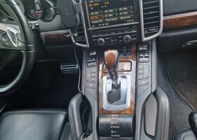 Порше Cayenne, об'ємом двигуна 3 л та пробігом 268 тис. км за 18790 $, фото 12 на Automoto.ua