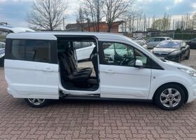 Белый Форд Grand Tourneo, объемом двигателя 1.5 л и пробегом 201 тыс. км за 12050 $, фото 7 на Automoto.ua