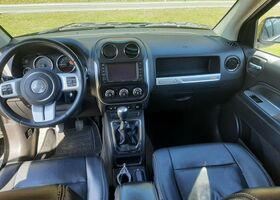 Чорний Джип Compass, об'ємом двигуна 2.14 л та пробігом 143 тис. км за 13631 $, фото 3 на Automoto.ua