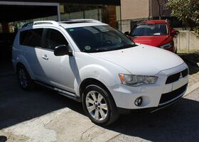 Мицубиси Аутлендер 2010 в Европе на Automoto.ua Белый Мицубиси Аутлендер, объемом двигателя 2.18 л и пробегом 273 тыс. км за 8159 $, фото 3 на Automoto.ua