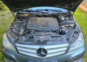 Мерседес Ц-Клас 2011 у Європі на Automoto.ua Сірий Мерседес Ц-Клас, об'ємом двигуна 2.14 л та пробігом 269 тис. км за 7967 $, фото 12 на Automoto.ua