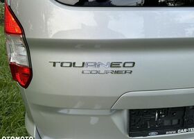 Форд Tourneo Courier, объемом двигателя 1.57 л и пробегом 157 тыс. км за 4514 $, фото 5 на Automoto.ua