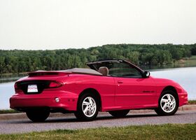 Понтиак Санфаер, Кабриолет 1996 - 2000 Cabrio 2.2 i (117)