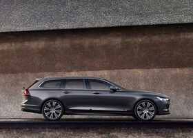 Порівняти комплектації універсалу Volvo V90 2021 року випуску