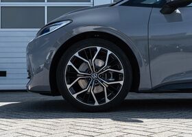 Фольксваген ID.3 2025 в Европе на Automoto.ua Серый Фольксваген ID.3, объемом двигателя 0 л и пробегом 5 тыс. км за 47119 $, фото 11 на Automoto.ua