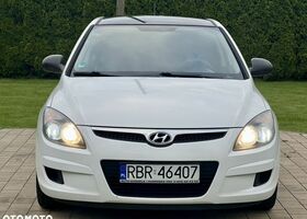 Хендай i30, объемом двигателя 1.4 л и пробегом 151 тыс. км за 4082 $, фото 2 на Automoto.ua