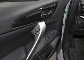 Міцубісі Eclipse Cross 2022 у Європі на Automoto.ua Білий Міцубісі Eclipse Cross, об'ємом двигуна 2.36 л та пробігом 62 тис. км за 25195 $, фото 10 на Automoto.ua
