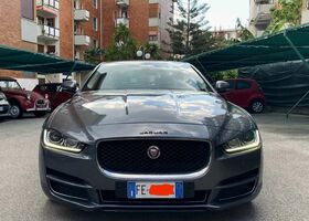 Сірий Ягуар XE, об'ємом двигуна 2 л та пробігом 180 тис. км за 20518 $, фото 2 на Automoto.ua