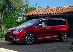 Chrysler Pacifica 2017 на тест-драйве, фото 2