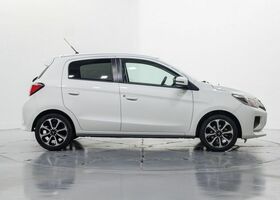 Мицубиси Спейс Стар 2023 в Европе на Automoto.ua Белый Мицубиси Спейс Стар, объемом двигателя 1.19 л и пробегом 80 тыс. км за 13785 $, фото 6 на Automoto.ua