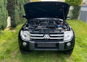 Мицубиси Паджеро 2009 в Европе на Automoto.ua Черный Мицубиси Паджеро, объемом двигателя 3.2 л и пробегом 85 тыс. км за 26803 $, фото 4 на Automoto.ua