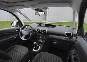Ситроен С3 Пикассо, Универсал 2009 - н.в. 1.6 HDi (90 Hp)