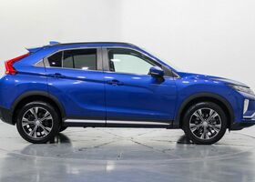 Мицубиси Eclipse Cross 2019 в Европе на Automoto.ua Синий Мицубиси Eclipse Cross, объемом двигателя 1.5 л и пробегом 95 тыс. км за 21246 $, фото 6 на Automoto.ua
