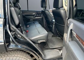 Міцубісі Паджеро 2016 у Європі на Automoto.ua Чорний Міцубісі Паджеро, об'ємом двигуна 3.2 л та пробігом 175 тис. км за 29117 $, фото 16 на Automoto.ua