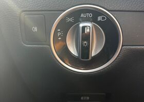 Мерседес Б-клас 2013 у Європі на Automoto.ua Синій Мерседес Б-клас, об'ємом двигуна 1 л та пробігом 122 тис. км за 6756 $, фото 14 на Automoto.ua