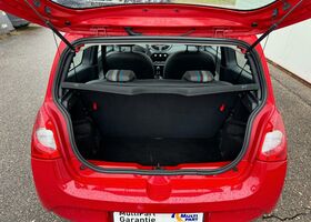 Рено Твинго 2012 в Европе на Automoto.ua Красный Рено Твинго, объемом двигателя 1.15 л и пробегом 50 тыс. км за 4999 $, фото 6 на Automoto.ua