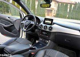 Мерседес Б-клас 2014 у Європі на Automoto.ua Білий Мерседес Б-клас, об'ємом двигуна 2.14 л та пробігом 206 тис. км за 9662 $, фото 23 на Automoto.ua