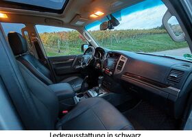 Мицубиси Паджеро 2015 в Европе на Automoto.ua Серебряный Мицубиси Паджеро, объемом двигателя 3.2 л и пробегом 100 тыс. км за 29990 $, фото 12 на Automoto.ua