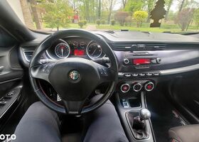 Альфа Ромео Giulietta, об'ємом двигуна 1.96 л та пробігом 180 тис. км за 6026 $, фото 18 на Automoto.ua