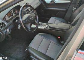 Мерседес Ц-Клас 2007 у Європі на Automoto.ua Сірий Мерседес Ц-Клас, об'ємом двигуна 1 л та пробігом 110 тис. км за 8451 $, фото 27 на Automoto.ua