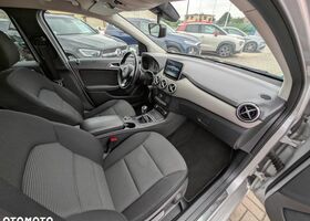 Мерседес Б-клас 2015 у Європі на Automoto.ua Сірий Мерседес Б-клас, об'ємом двигуна 1 л та пробігом 163 тис. км за 9662 $, фото 26 на Automoto.ua