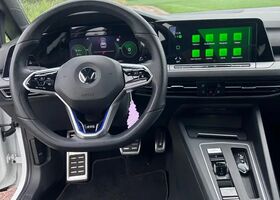 Фольксваген Golf GTE 2020 в Европе на Automoto.ua Белый Фольксваген Golf GTE, объемом двигателя 1.4 л и пробегом 44 тыс. км за 31469 $, фото 8 на Automoto.ua