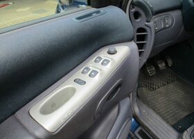 Рено Гранд Еспейс 2002 у Європі на Automoto.ua Синій Рено Гранд Еспейс, об'ємом двигуна 2 л та пробігом 330 тис. км за 2184 $, фото 12 на Automoto.ua