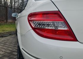 Мерседес Ц-Класс 2009 в Европе на Automoto.ua Белый Мерседес Ц-Класс, объемом двигателя 1 л и пробегом 213 тыс. км за 37900 $, фото 33 на Automoto.ua
