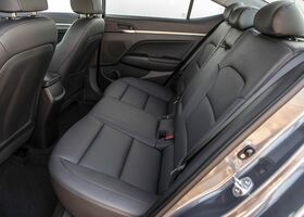 Hyundai Elantra 2019 на тест-драйве, фото 15