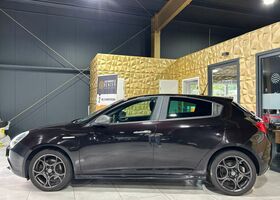 Чорний Альфа Ромео Giulietta, об'ємом двигуна 1.96 л та пробігом 269 тис. км за 11720 $, фото 4 на Automoto.ua