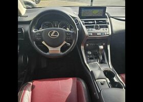 Чорний Лексус NX 300h, об'ємом двигуна 2.49 л та пробігом 77 тис. км за 36577 $, фото 7 на Automoto.ua