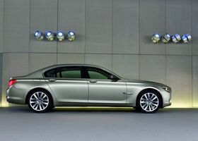БМВ 7 Серія, Седан 2011 - н.в. (F02) 750Li