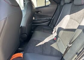 Тойота C-HR 2025 у Європі на Automoto.ua Тойота C-HR, об'ємом двигуна 1.99 л та пробігом 7 тис. км за 42960 $, фото 6 на Automoto.ua