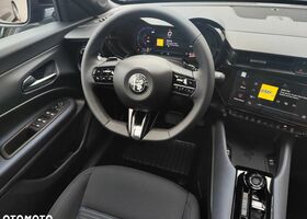 Альфа Ромео Джуниор 2025 в Европе на Automoto.ua Черный Альфа Ромео Джуниор, объемом двигателя 1 л и пробегом 5 тыс. км за 29783 $, фото 22 на Automoto.ua