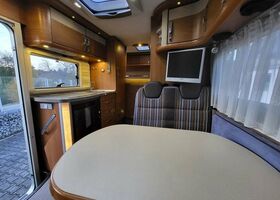 Серый Caravans-Wohnm Hymer, объемом двигателя 0 л и пробегом 76 тыс. км за 43384 $, фото 3 на Automoto.ua