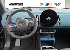 Чорний Міні Cooper Countryman, об'ємом двигуна 1.5 л та пробігом 9 тис. км за 52473 $, фото 6 на Automoto.ua