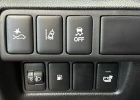 Міцубісі Eclipse Cross 2022 у Європі на Automoto.ua Червоний Міцубісі Eclipse Cross, об'ємом двигуна 2.36 л та пробігом 93 тис. км за 22219 $, фото 17 на Automoto.ua