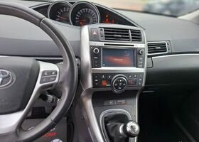 Тойота Версо 2014 в Европе на Automoto.ua Белый Тойота Версо, объемом двигателя 1.6 л и пробегом 214 тыс. км за 9317 $, фото 11 на Automoto.ua