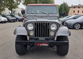 Джип CJ-7 1980 в Европе на Automoto.ua Серый Джип CJ-7, объемом двигателя 4.98 л и пробегом 96 тыс. км за 30270 $, фото 1 на Automoto.ua