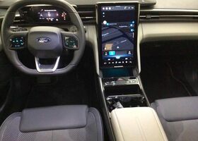 Форд Експлорер 2024 у Європі на Automoto.ua Білий Форд Експлорер, об'ємом двигуна 0 л та пробігом 18 тис. км за 44618 $, фото 2 на Automoto.ua