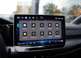 Фольксваген Golf GTE 2025 в Европе на Automoto.ua Черный Фольксваген Golf GTE, объемом двигателя 1.5 л и пробегом 10 тыс. км за 65086 $, фото 12 на Automoto.ua