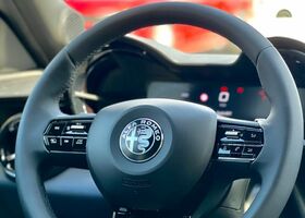 Альфа Ромео Джуниор 2025 в Европе на Automoto.ua Синий Альфа Ромео Джуниор, объемом двигателя 1 л и пробегом 2 тыс. км за 31453 $, фото 14 на Automoto.ua