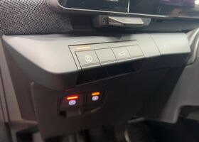 Рено Scenic E-TECH 2025 в Европе на Automoto.ua Серый Рено Scenic E-TECH, объемом двигателя 0 л и пробегом 6 тыс. км за 51785 $, фото 17 на Automoto.ua