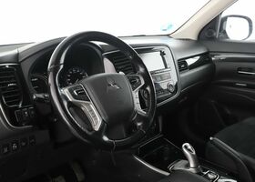 Міцубісі Аутлендер 2016 у Європі на Automoto.ua Сірий Міцубісі Аутлендер, об'ємом двигуна 2 л та пробігом 126 тис. км за 20344 $, фото 11 на Automoto.ua