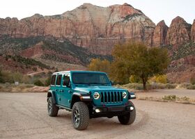 Jeep Wrangler 2020 року кузов бірюзового кольору