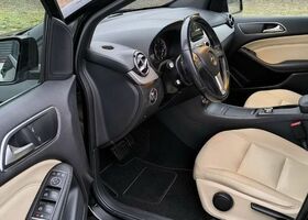 Мерседес Б-класс 2014 в Европе на Automoto.ua Черный Мерседес Б-класс, объемом двигателя 2.14 л и пробегом 237 тыс. км за 12107 $, фото 21 на Automoto.ua