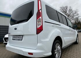 Білий Форд Grand Tourneo, об'ємом двигуна 1.5 л та пробігом 75 тис. км за 25727 $, фото 3 на Automoto.ua